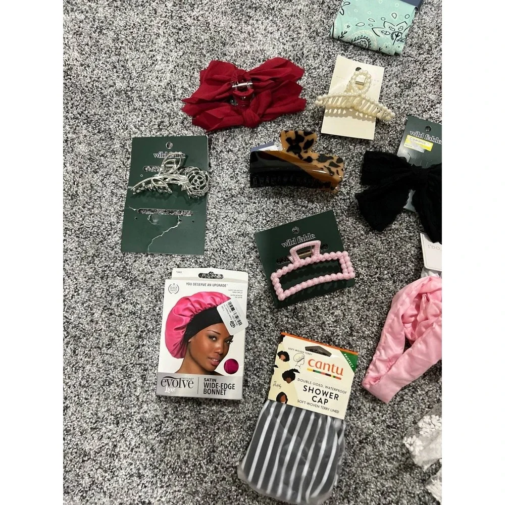 Hair‎ Accessories Lot - New - Retail $70+